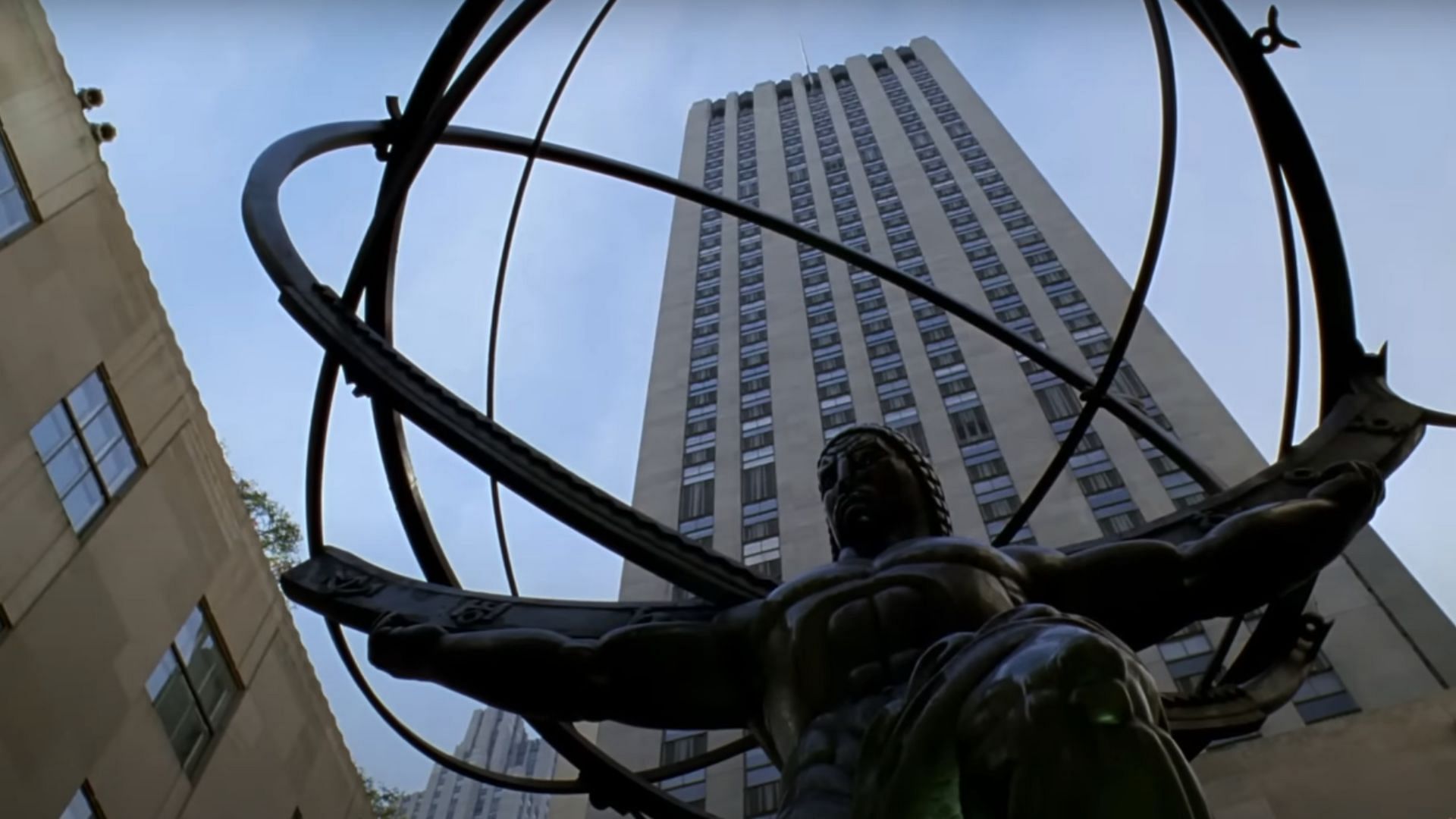 An exterior shot of the ATLAS statue in Rockefeller Plaza (Image via YouTube/30 Rock Official)